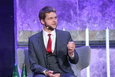 Осиновский: «стеклянный потолок» для русских рухнет после избавления от стереотипов