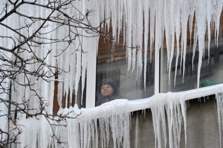 Осторожно, сосульки!