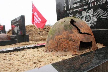 В Маарду торжественно перезахоронят останки солдат
