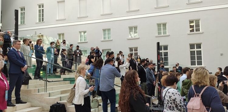 Открытие+фотовыставки+в+Главном+штабе+Государственного+Эрмитажа.+Фото+Р.Денисова