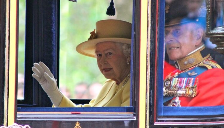 Queen_Elizabeth_II_&_The_Duke_of_Edinburgh-min