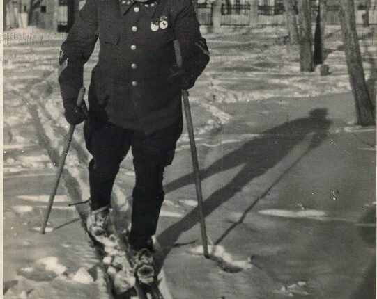 1940 год. Дальний Восток. На лыжной прогулке