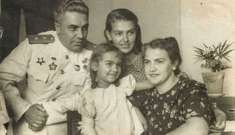 Август 1943 года. После тяжелого ранения в отпуске с семьей