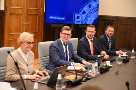 Правительство Эстонии «дебютировало» в отреновированном доме Эстляндского рыцарства