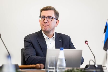 Зеркало для политика: Кристен Михал