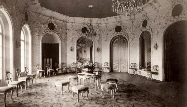 8_Белый салон 1928